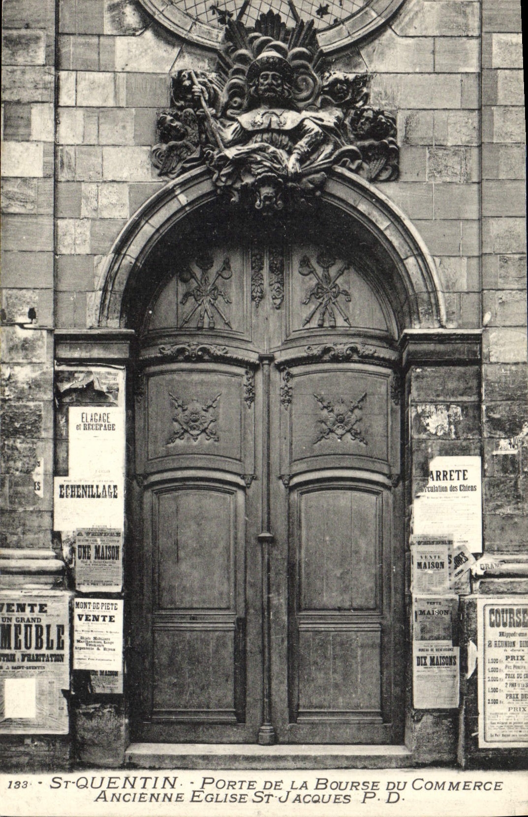 CPA St Quentin Porte de la Bourse du Commerce Ancienne Eglise St Jacques