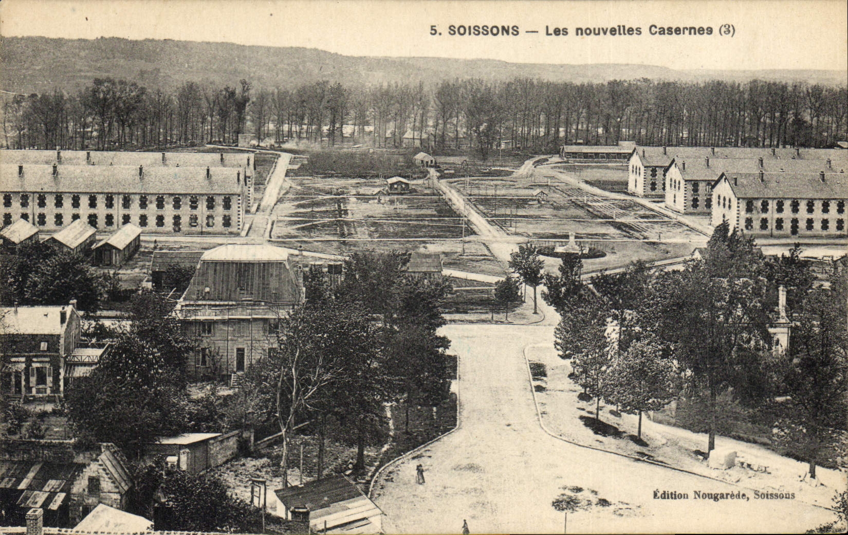 CPA Soissons les nouvelles Casernes 
