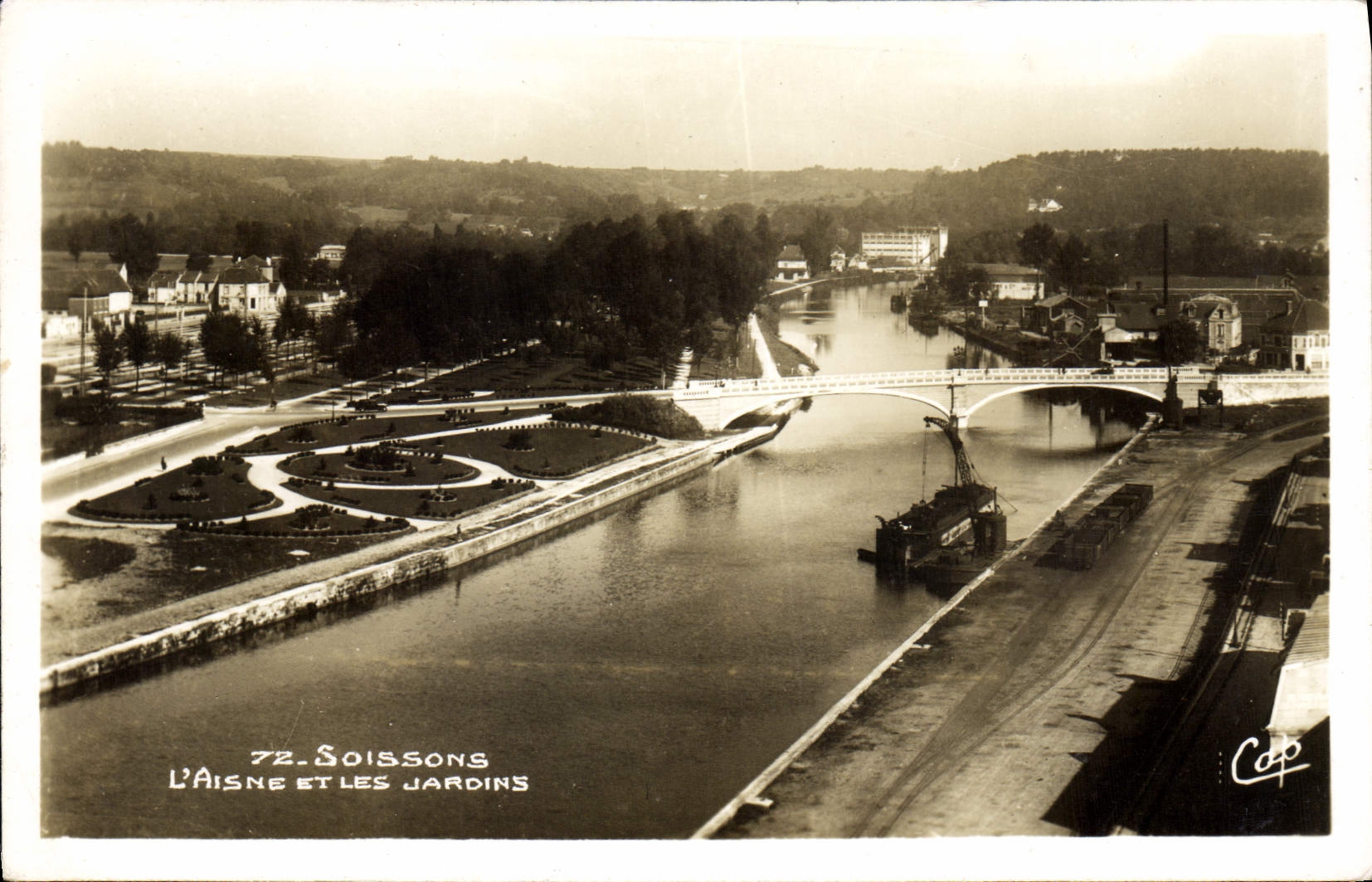 CPA Soissons l'Aisne et les Jardins 