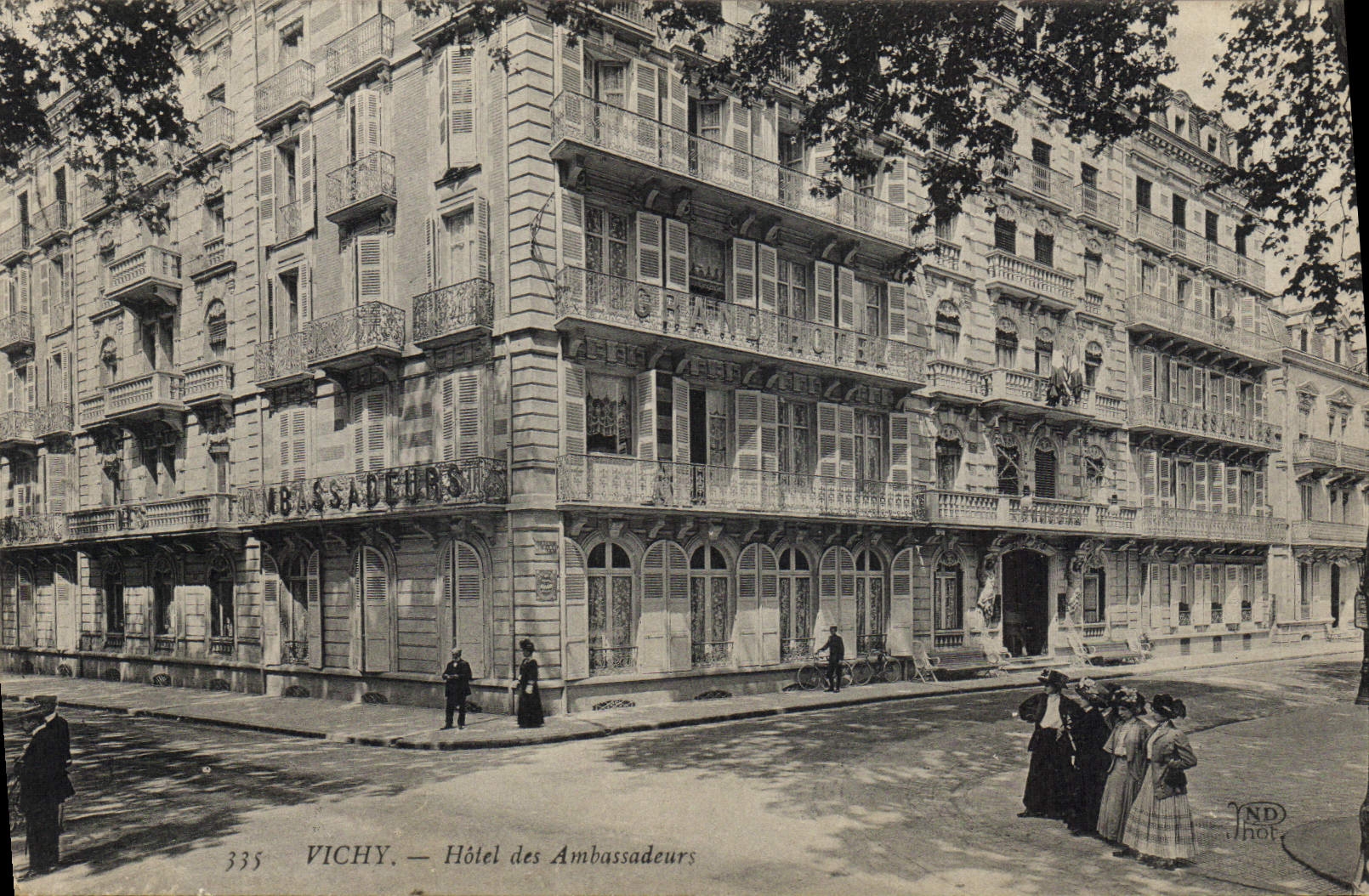 CPA Vichy Hotel des Ambassadeurs 