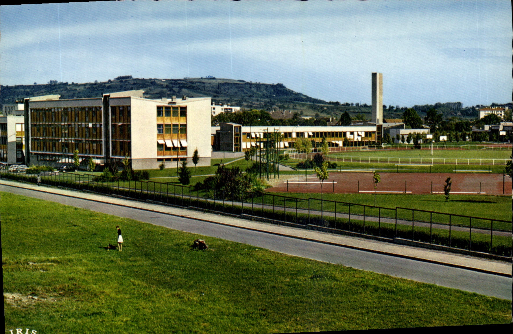 CPA Vichy Allier Quelques Baliments du Lycee de Presles et les terrains de sports
