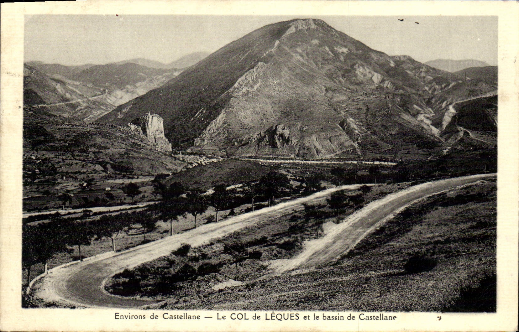 CPA Environs de Cassellane Le Col de Leques et le bassin de Cassellane