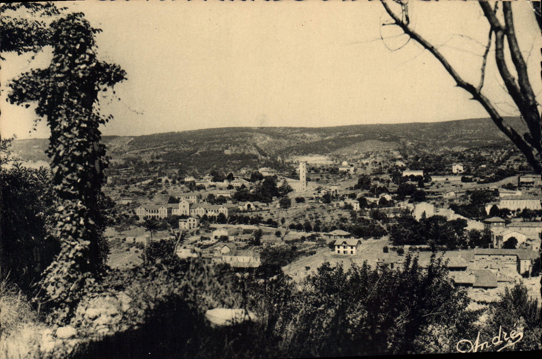CPA Forcalquier B A Vue Generale l'Hopital et l'Observatoire