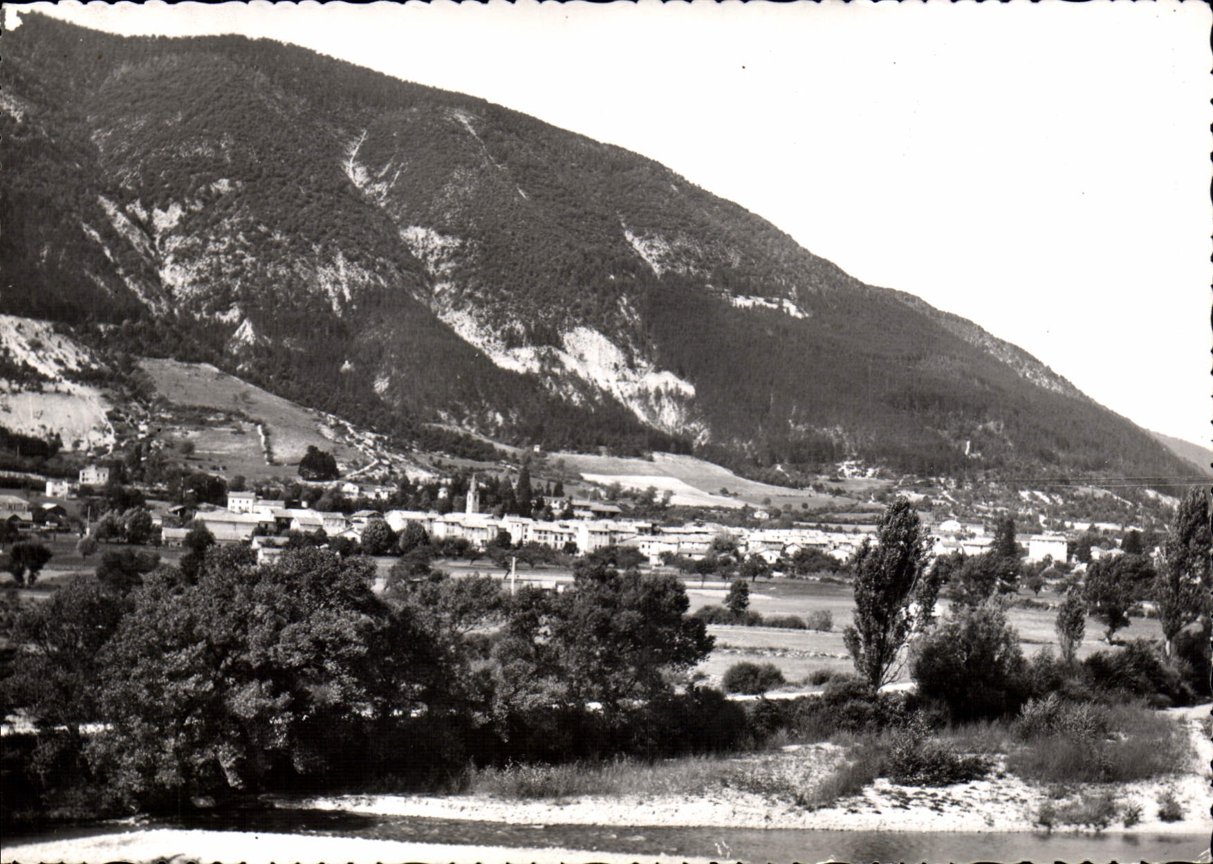 CPA St Andre les Alpes B A Vue generale et le Verdon