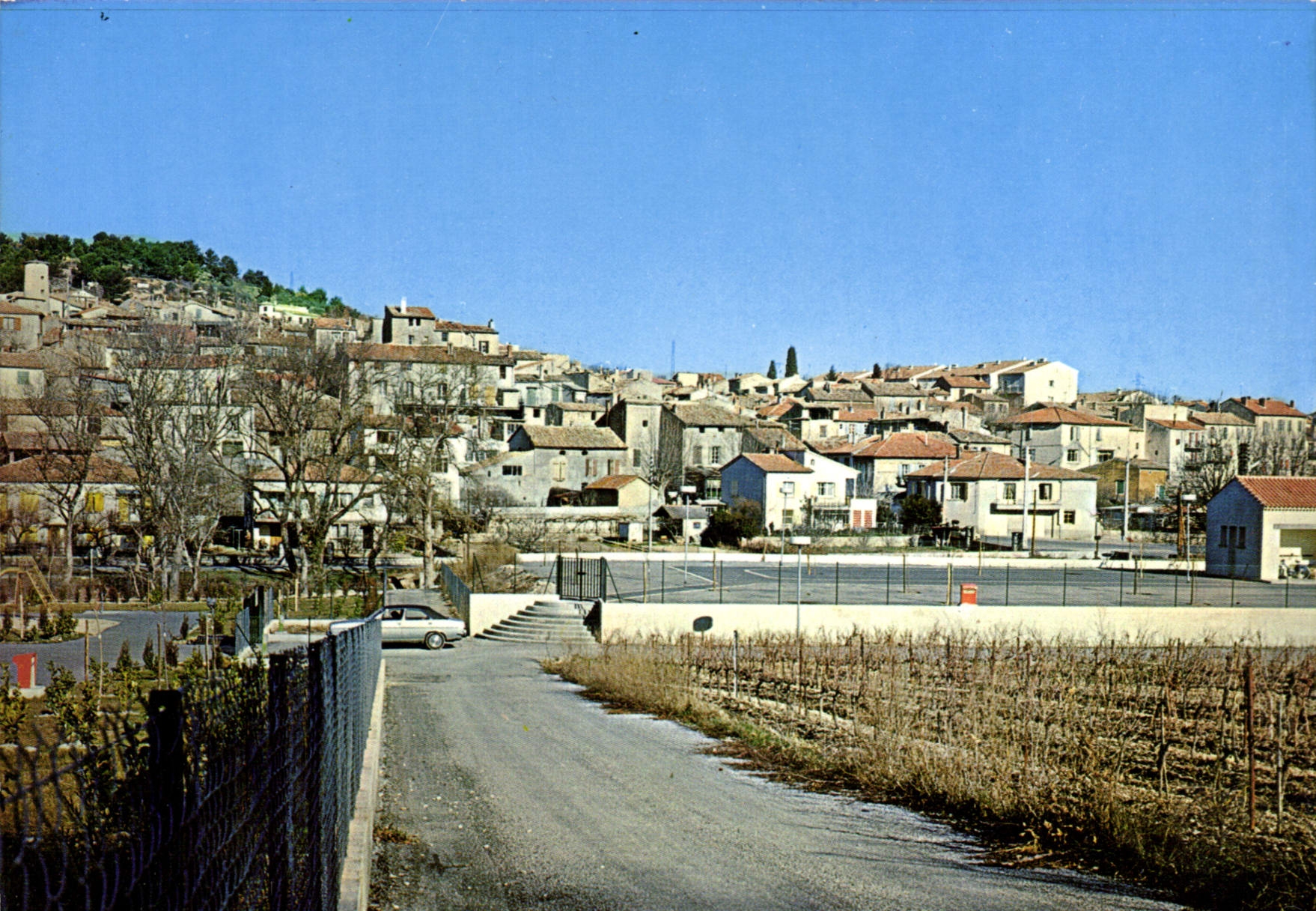 CPA Sainte Tulle Alpes de Haute Provence Vue generale depuis le Camping Municipal