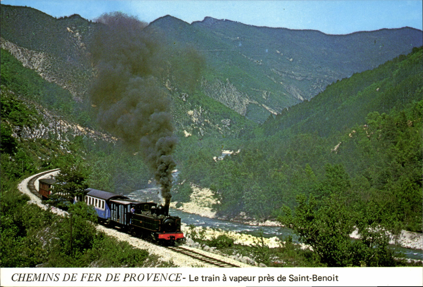 CPA Chemins de Provence Le Train a vapeur pres de Saint Benoit