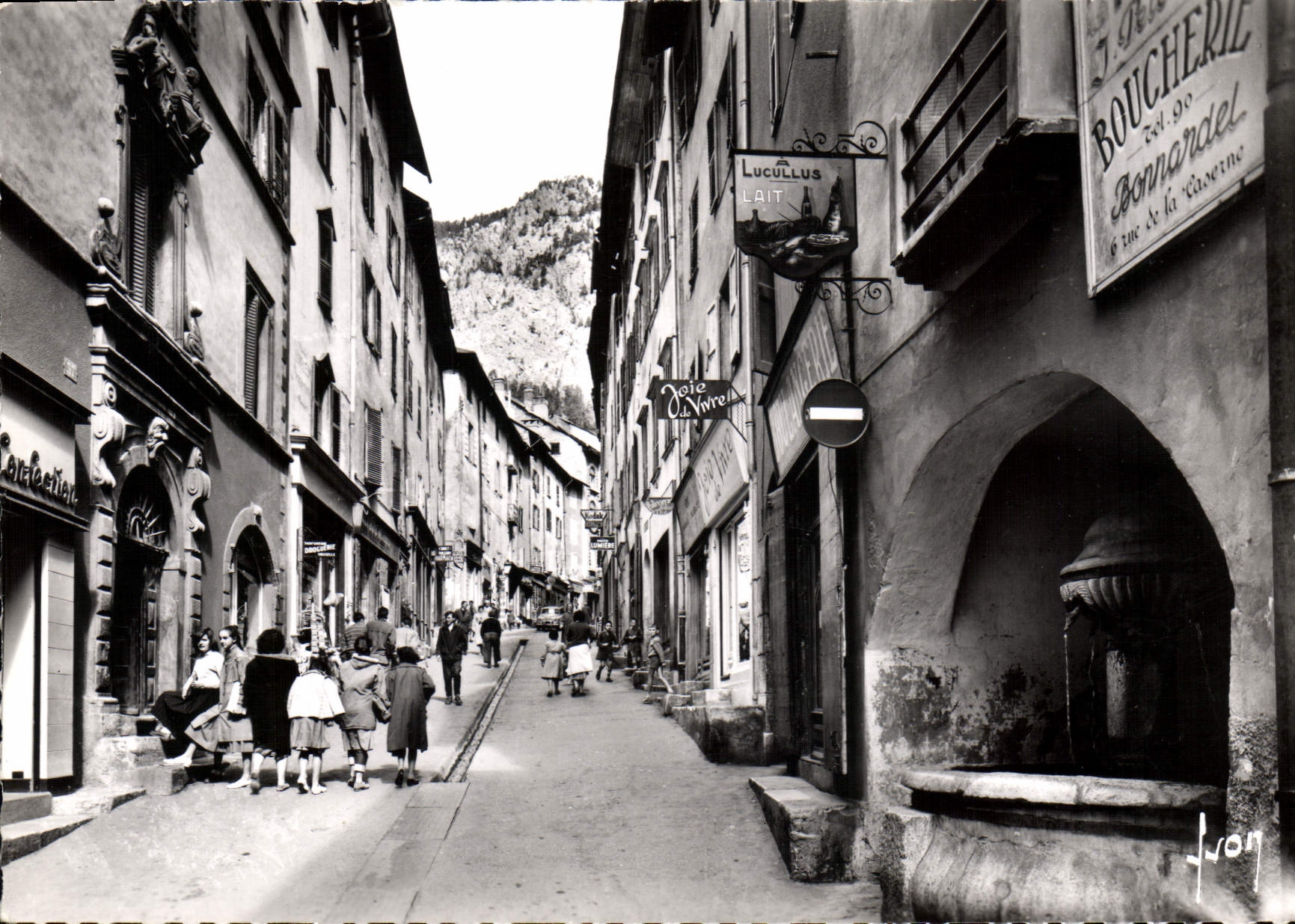CPA Briancon Hautes Alpes Grande Rue de la Ville haute