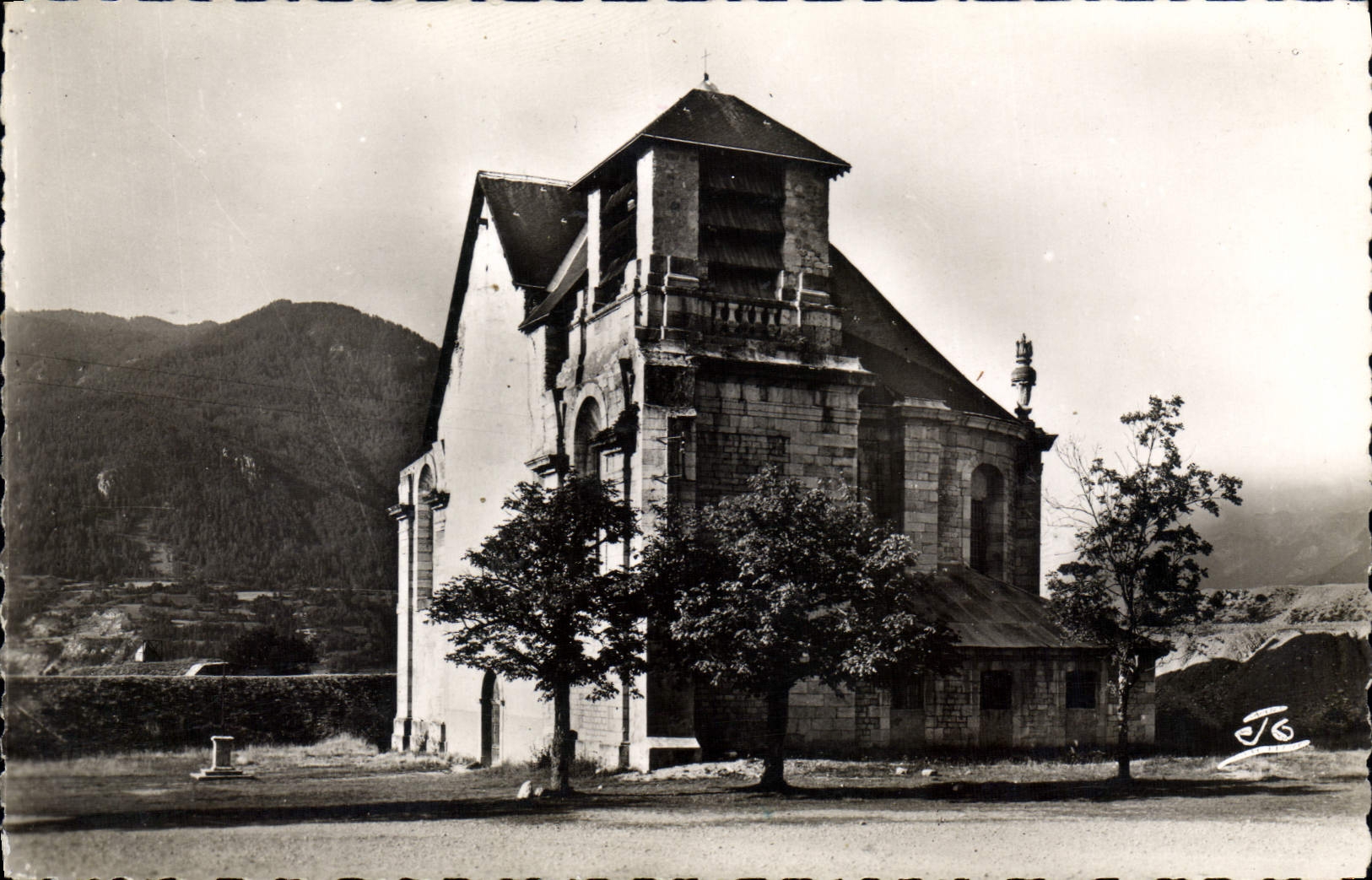 CPA Alpes Mont Dauphin Vauban l'Eglise inachevee canstruite sous Louis XIV