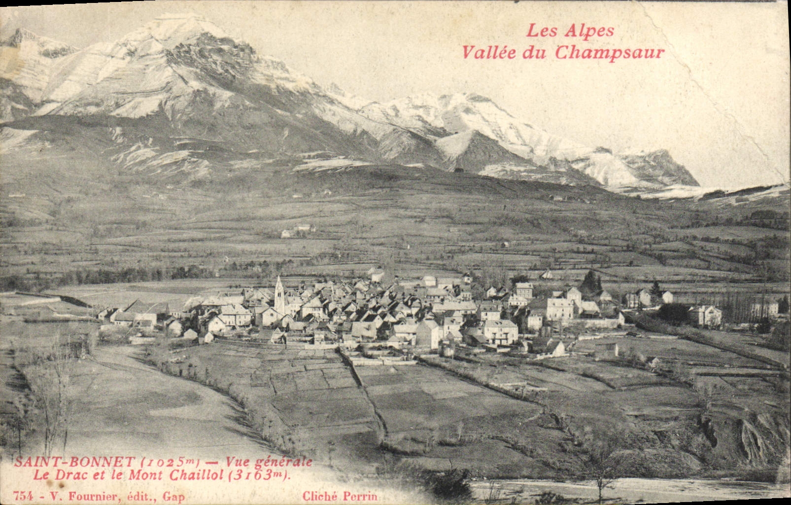 CPA Les Alpes Vallee du Champsaur Saint Bonnet vue generale Le Drac et le Mont Chaillot 