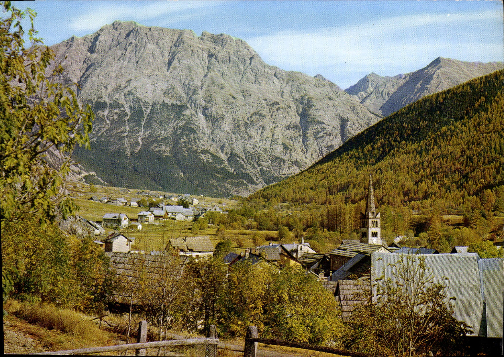 CPSM Environs de Briancon Hautes Alpes Vallee de la Claree Nevache Vue d'Ensemble