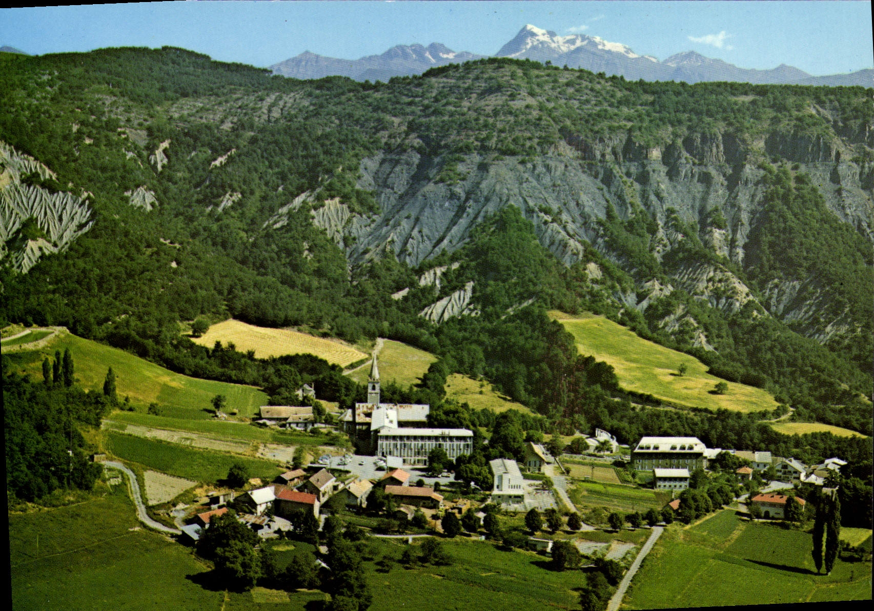 CPA Notre Dame du Laus Htes Alpes au fond Vieux Chaillol 
