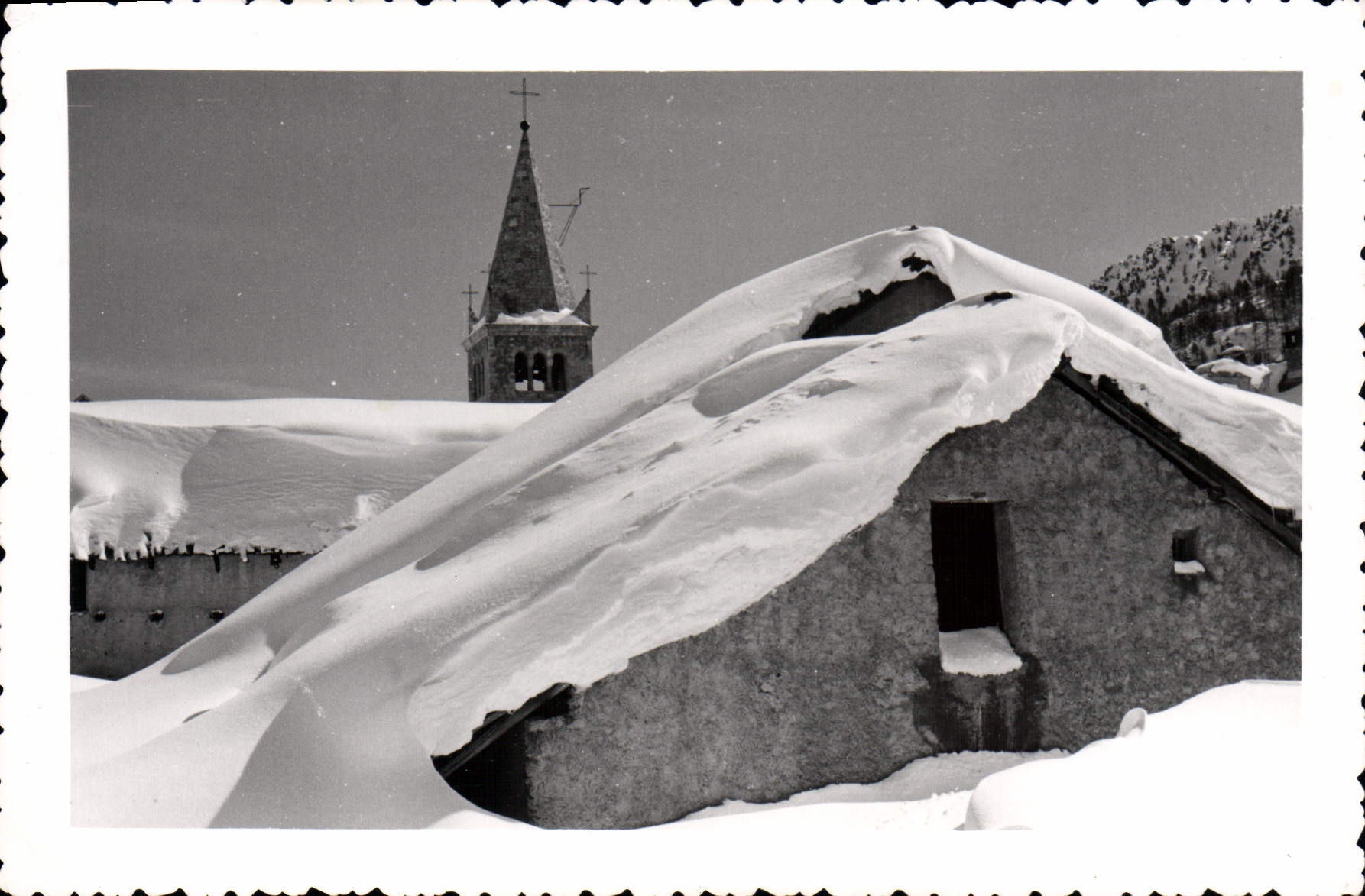 CPA Montgenevre sous la neige 