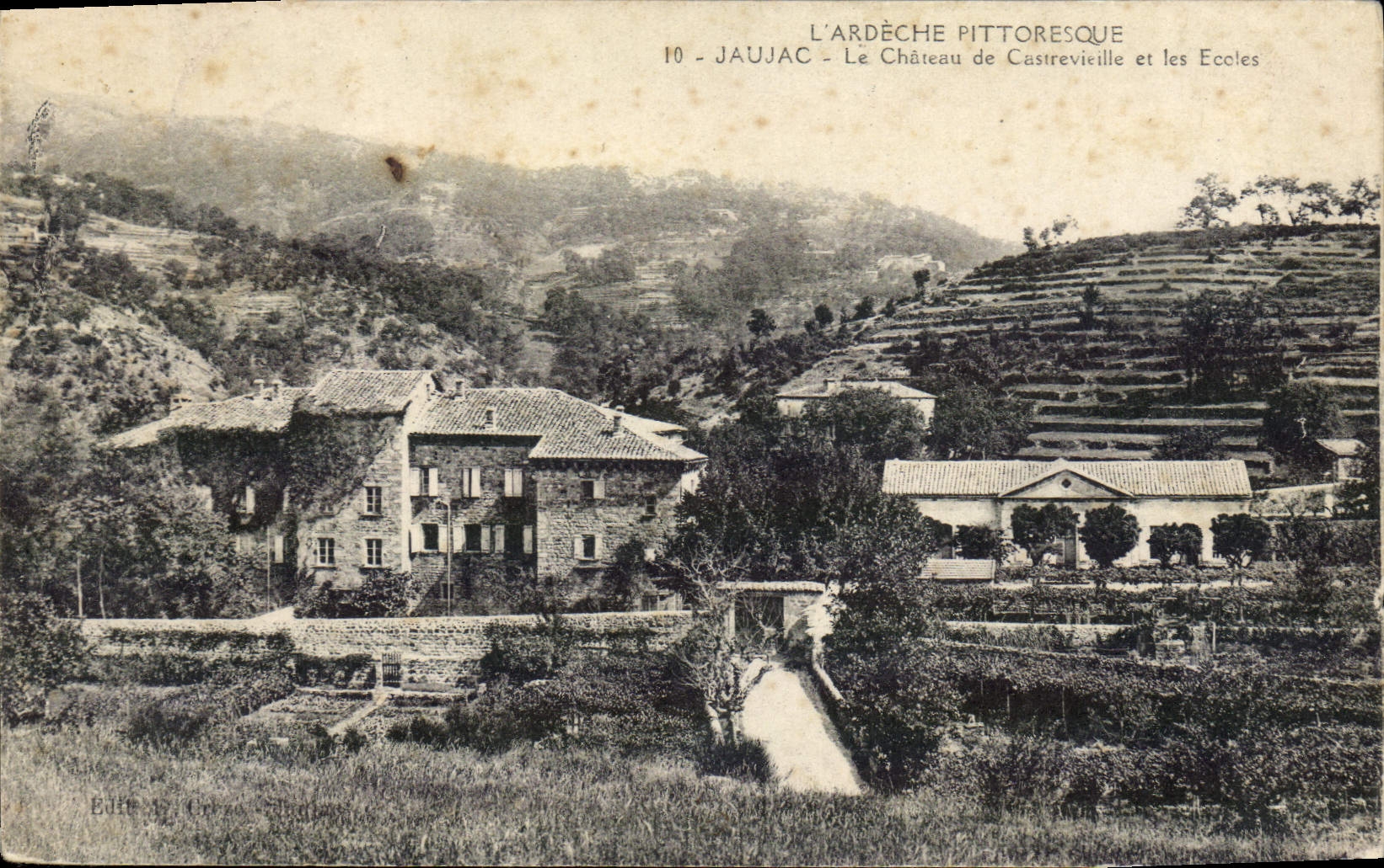 CPA L'Ardeche Pittoresque Jaujac le Chateau de Castrevieille et les Eceles