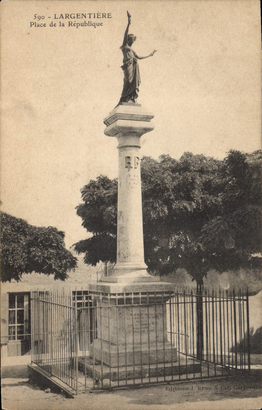 CPA Largentiere Place de la Republique