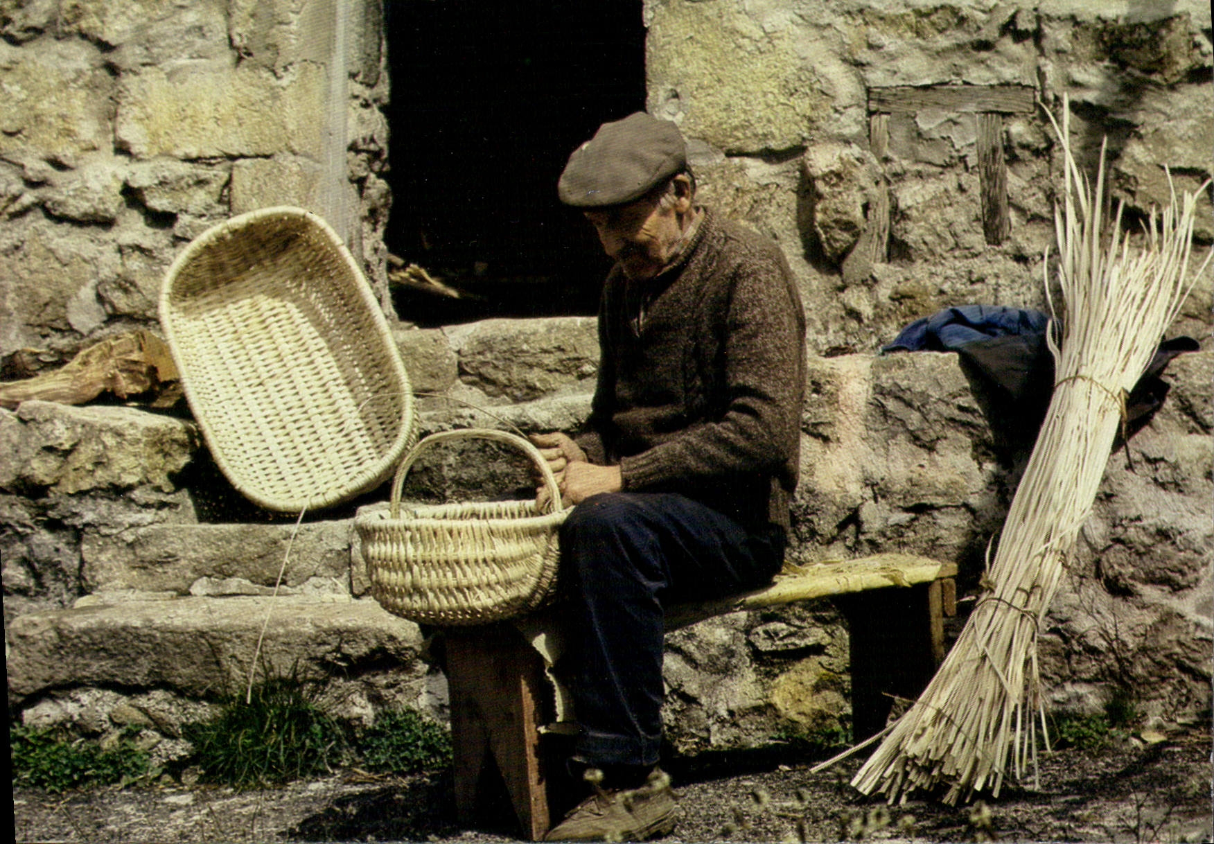 CPA La Haute Ardeche Image d'une vie simple 
