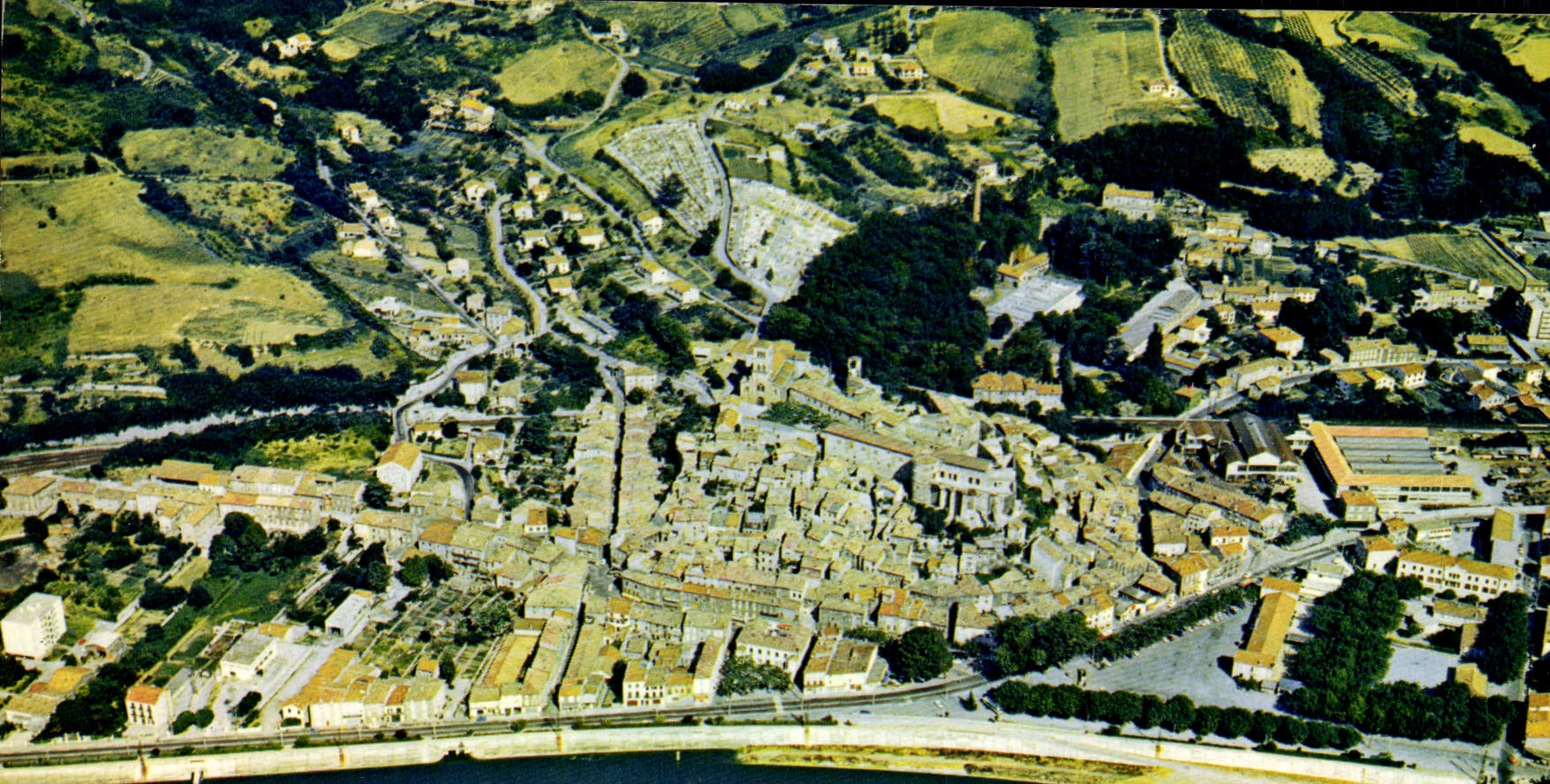 CPA La Voulte Ardeche Vue generale Le Rhone 