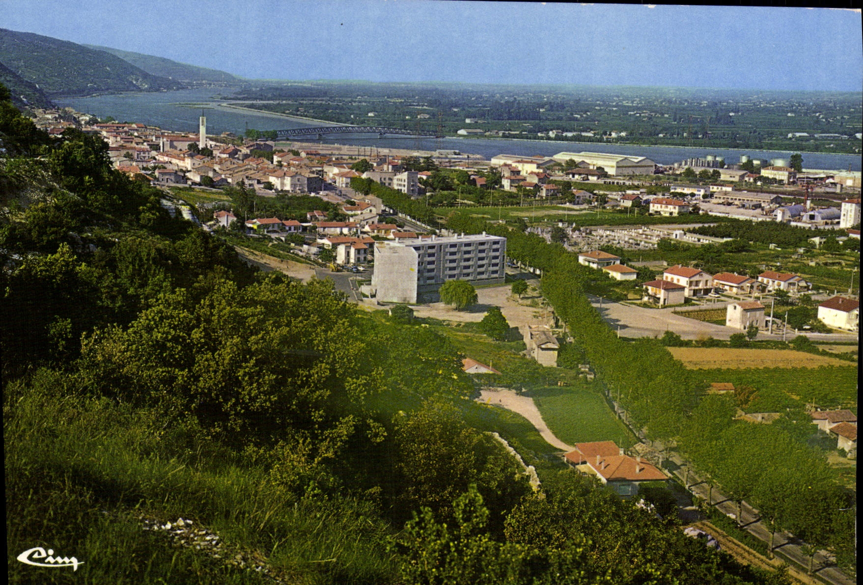 CPA Le Pouzin Ardeche Vue generale le pont sur le Rhone et la zone industrielle 