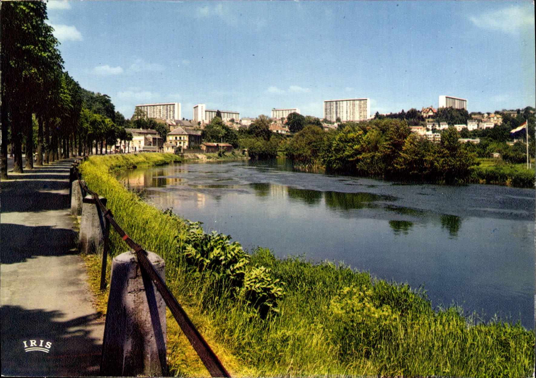 CPA Charleville Mezieres Ardennes Quai Rimbaud 