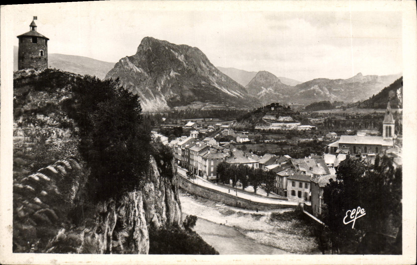 CPA Tarascon Vue generale sur la Rive gauche 