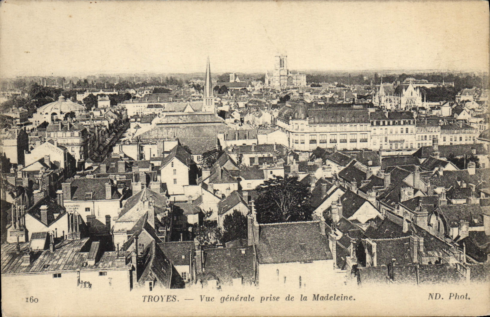 CPA Troyes Vue generale prise de la Madeleine