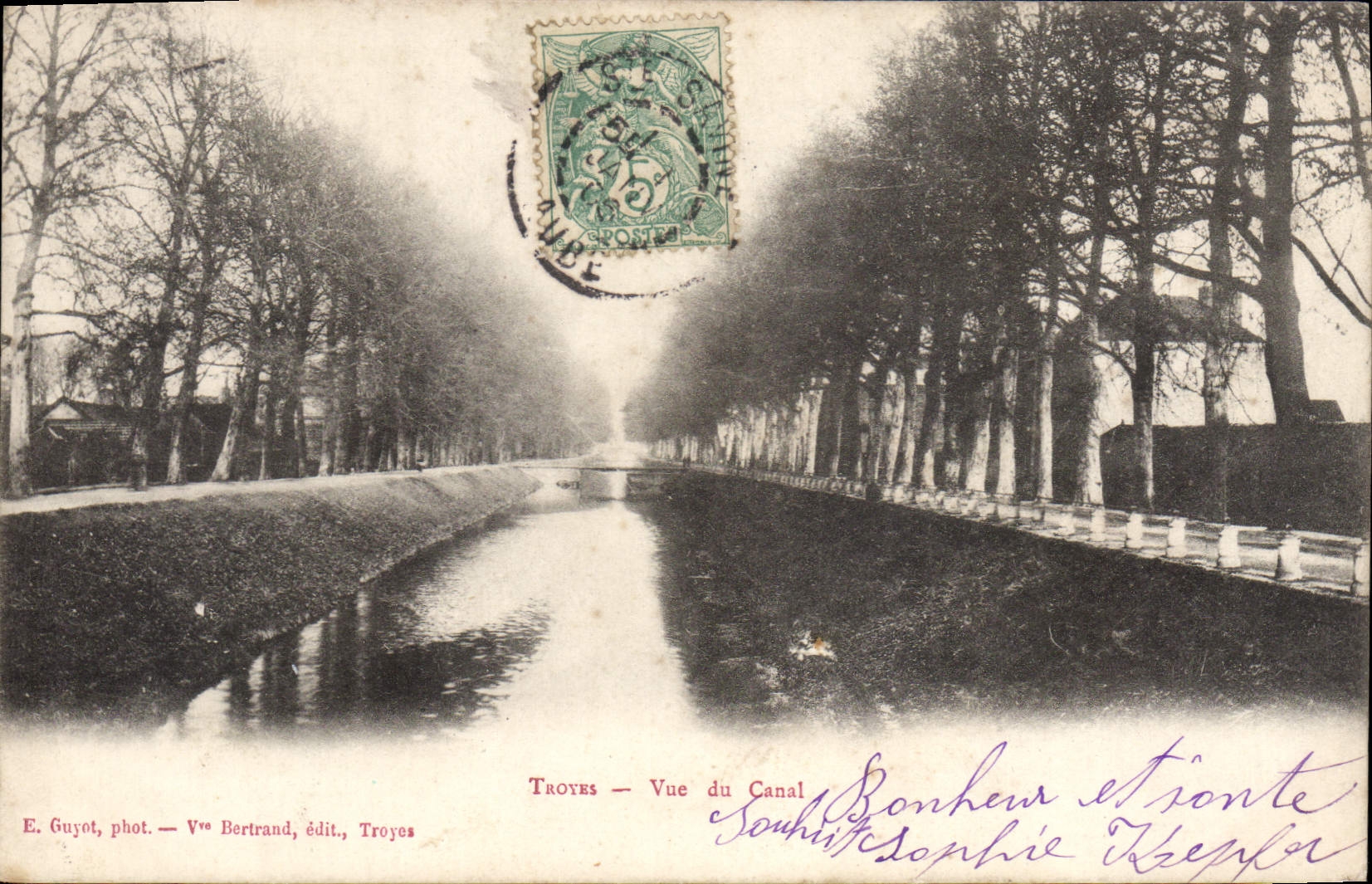 CPA Troyes Vue du Canal 