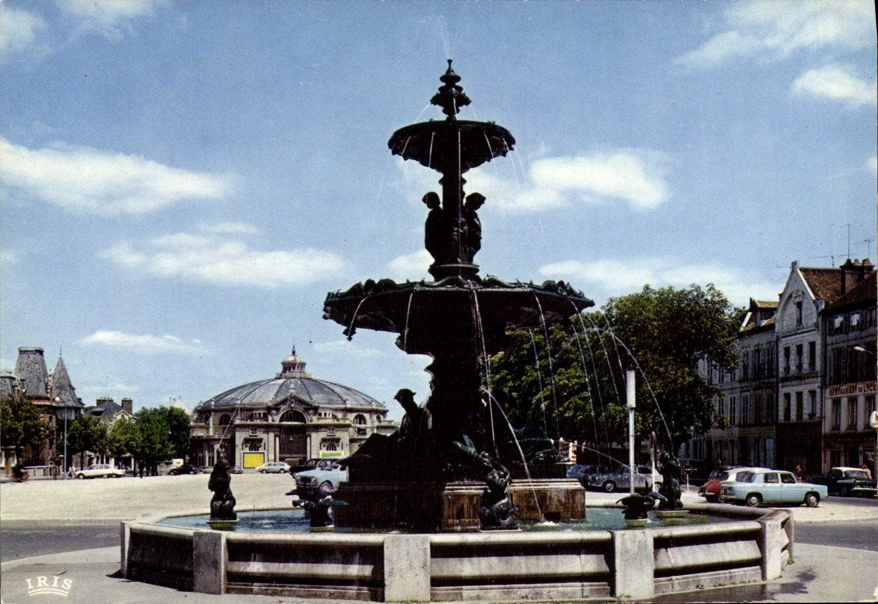 CPA Troyes Aube La Fontaine Argence et le Cirque 
