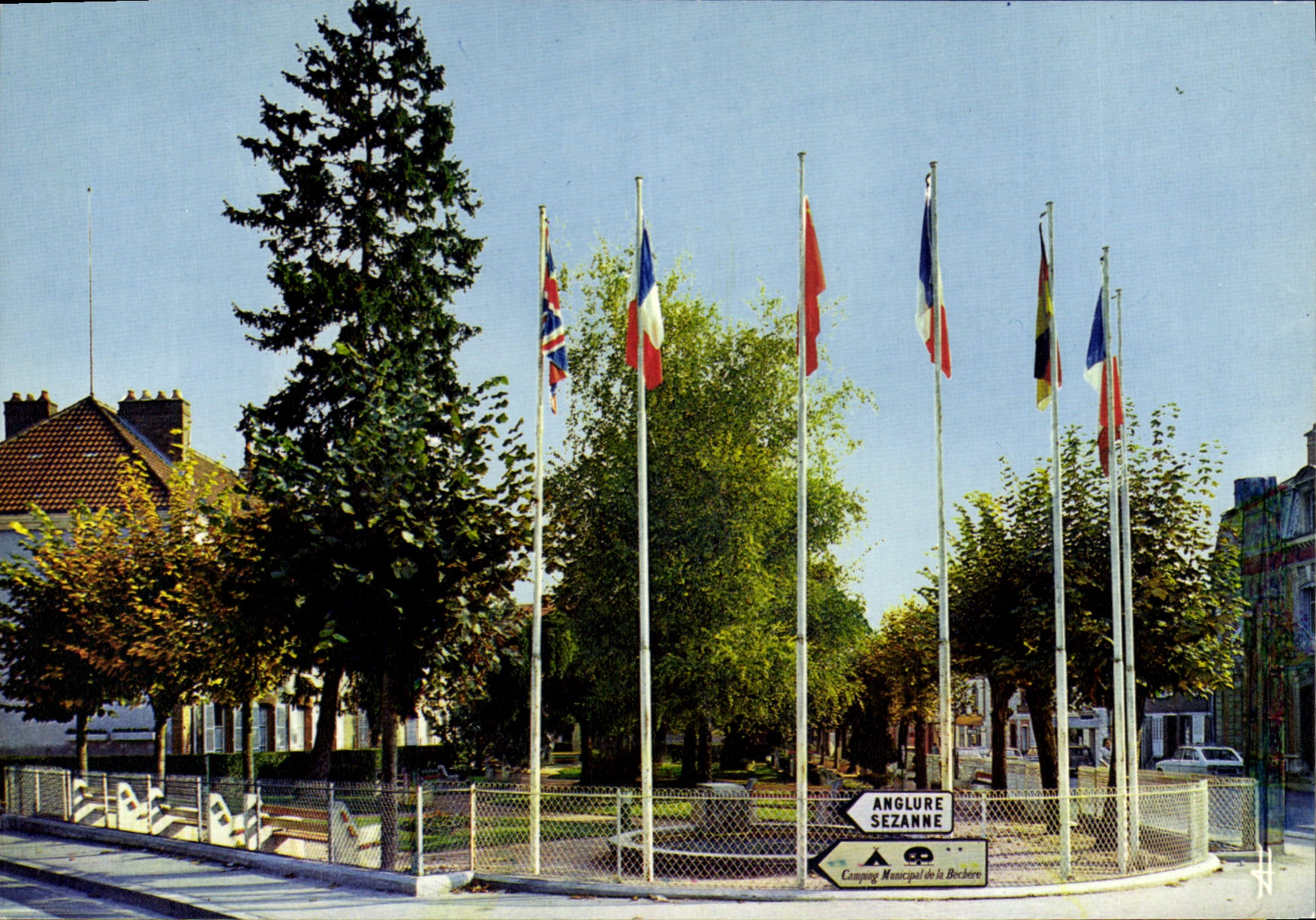 CPA Romilly sur Seine Aube Le square des Cites Unies