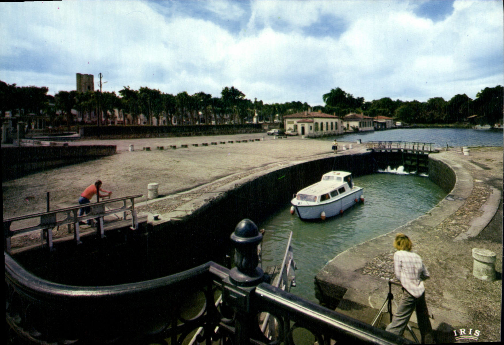 CPA Carcassonne Aude Une ecluse 