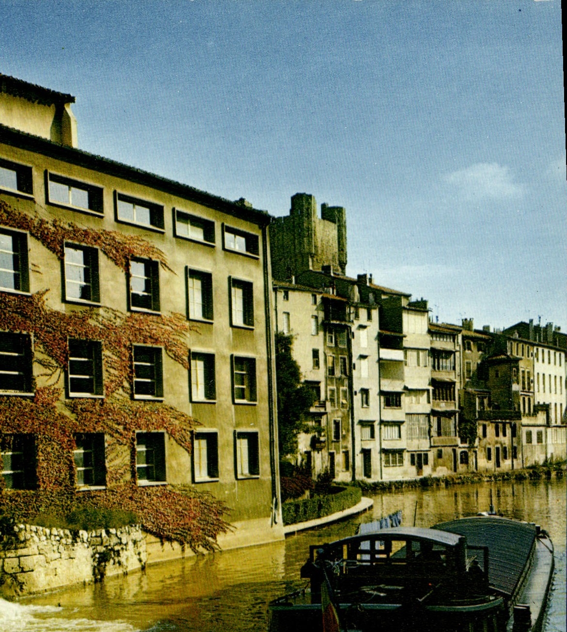 CPA Narbonne Aude Peniche sur le canal de la Robine 