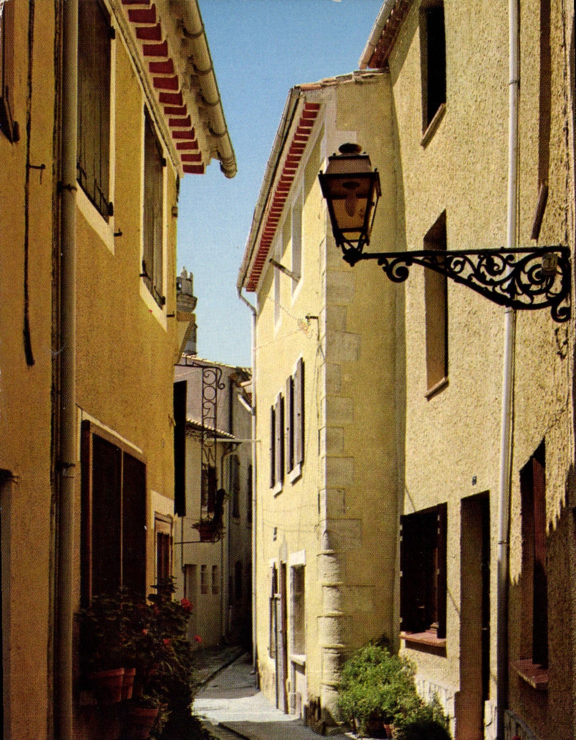 CPA L'Aude Touristique Sigean Aude Ruelle dans la vieille ville 