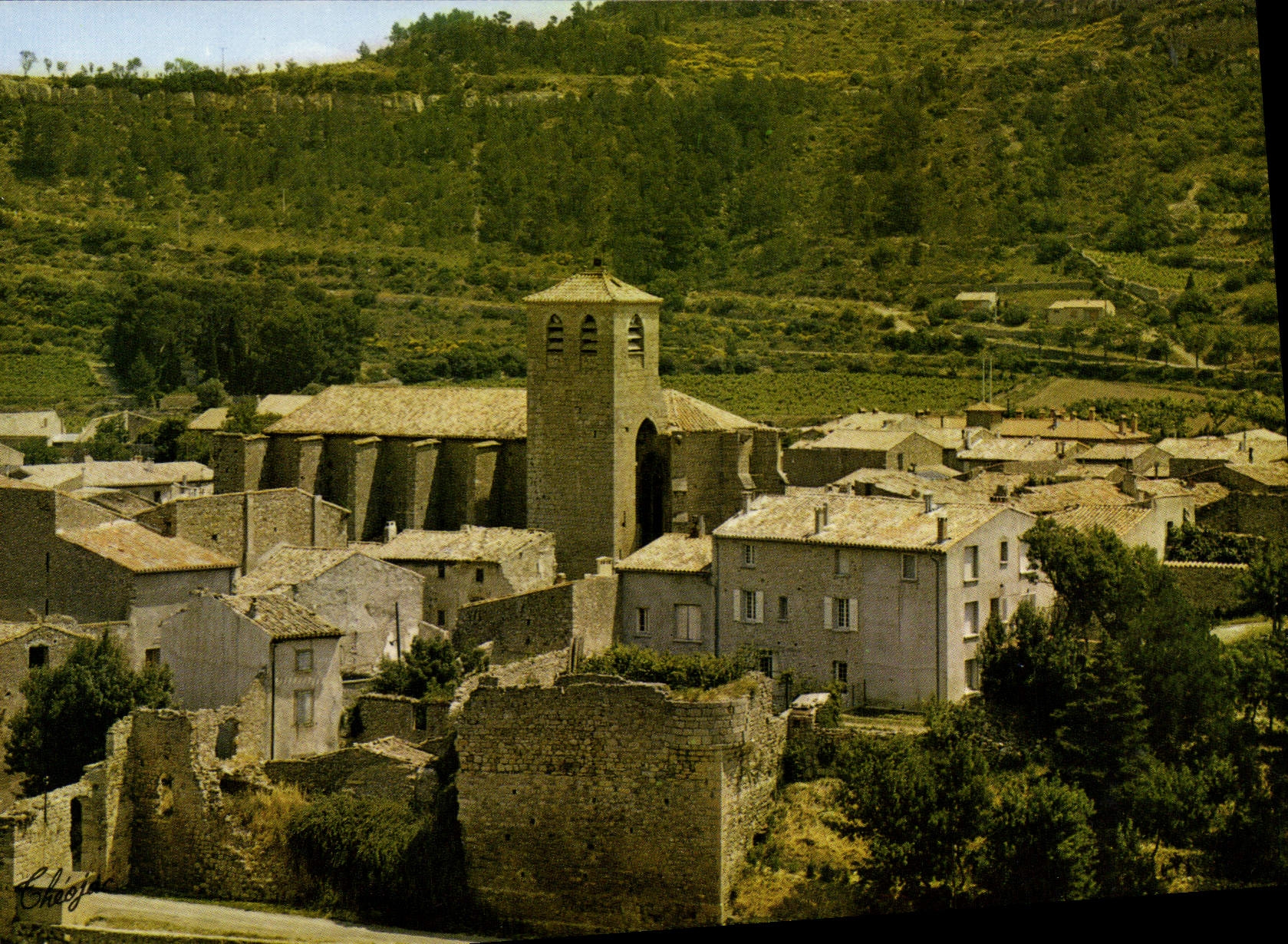CPA Lagrasse Corbieres Aude Les Remparts et le Roche Galiere