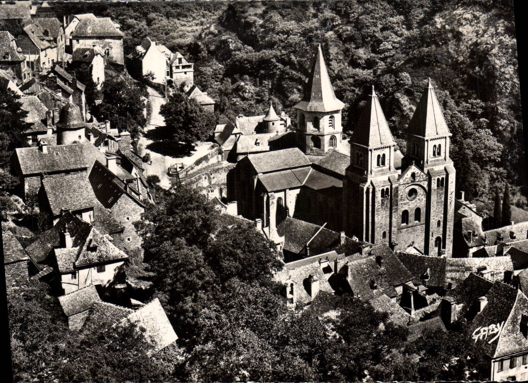 CPA Conques Aveyron Vue Nord Ouest de l'Eglise 