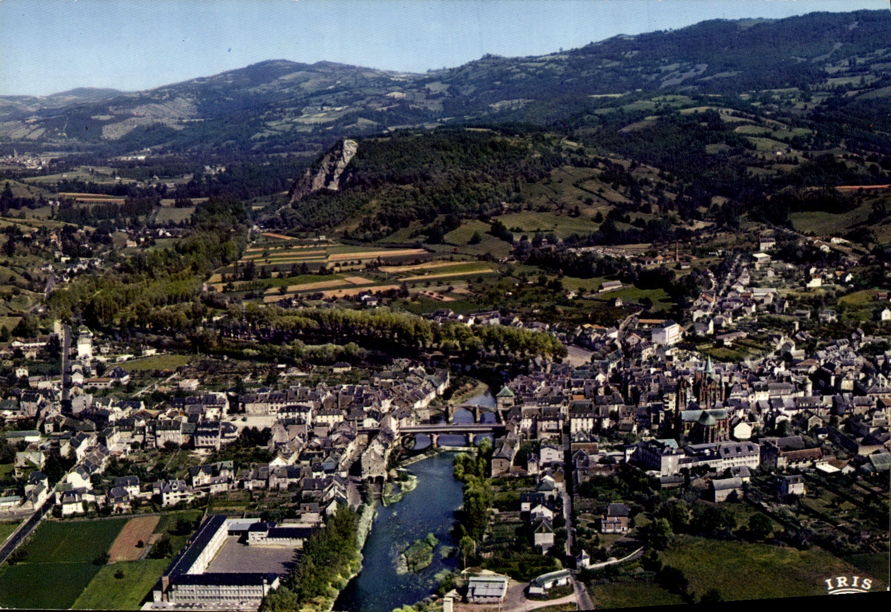 CPA Espalion Aveyron Vue generale aerienne