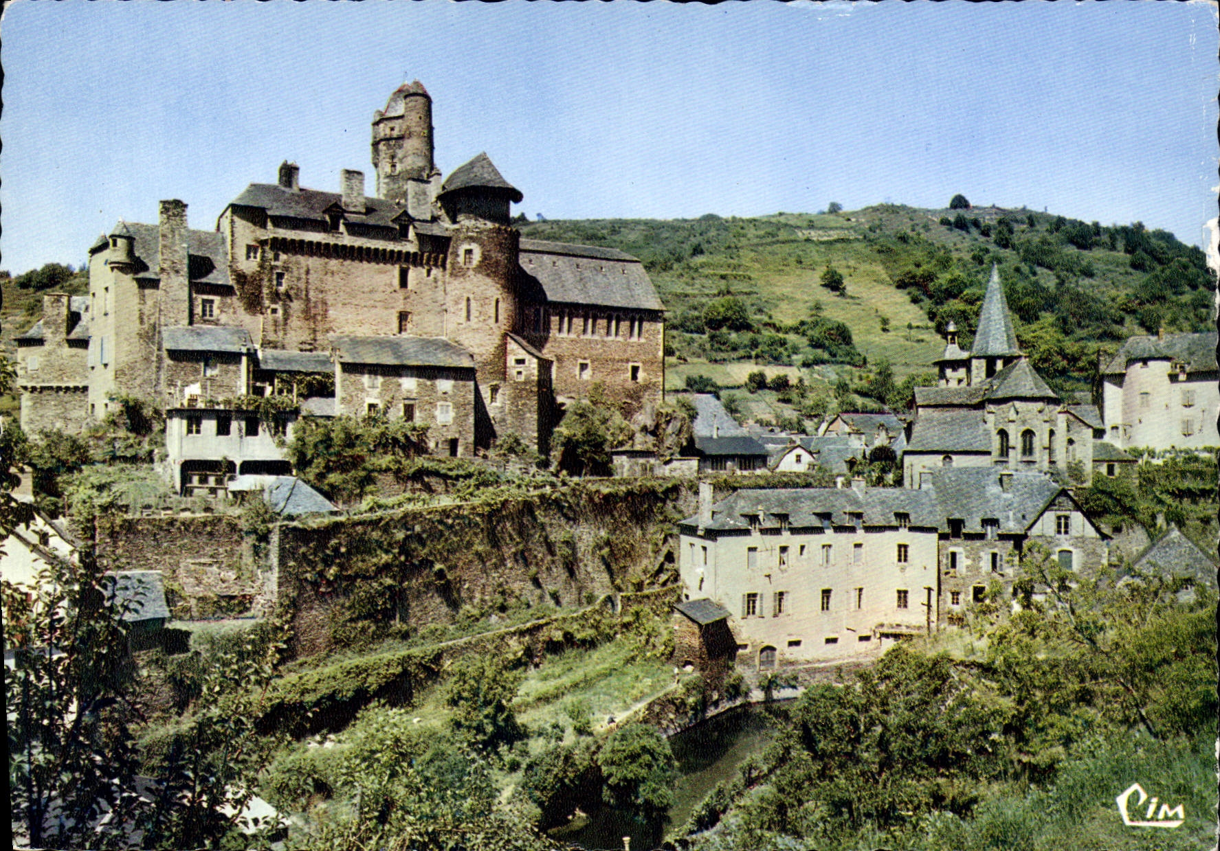 CPA Estaing Aveyron Vue panoramique sur le Chateau