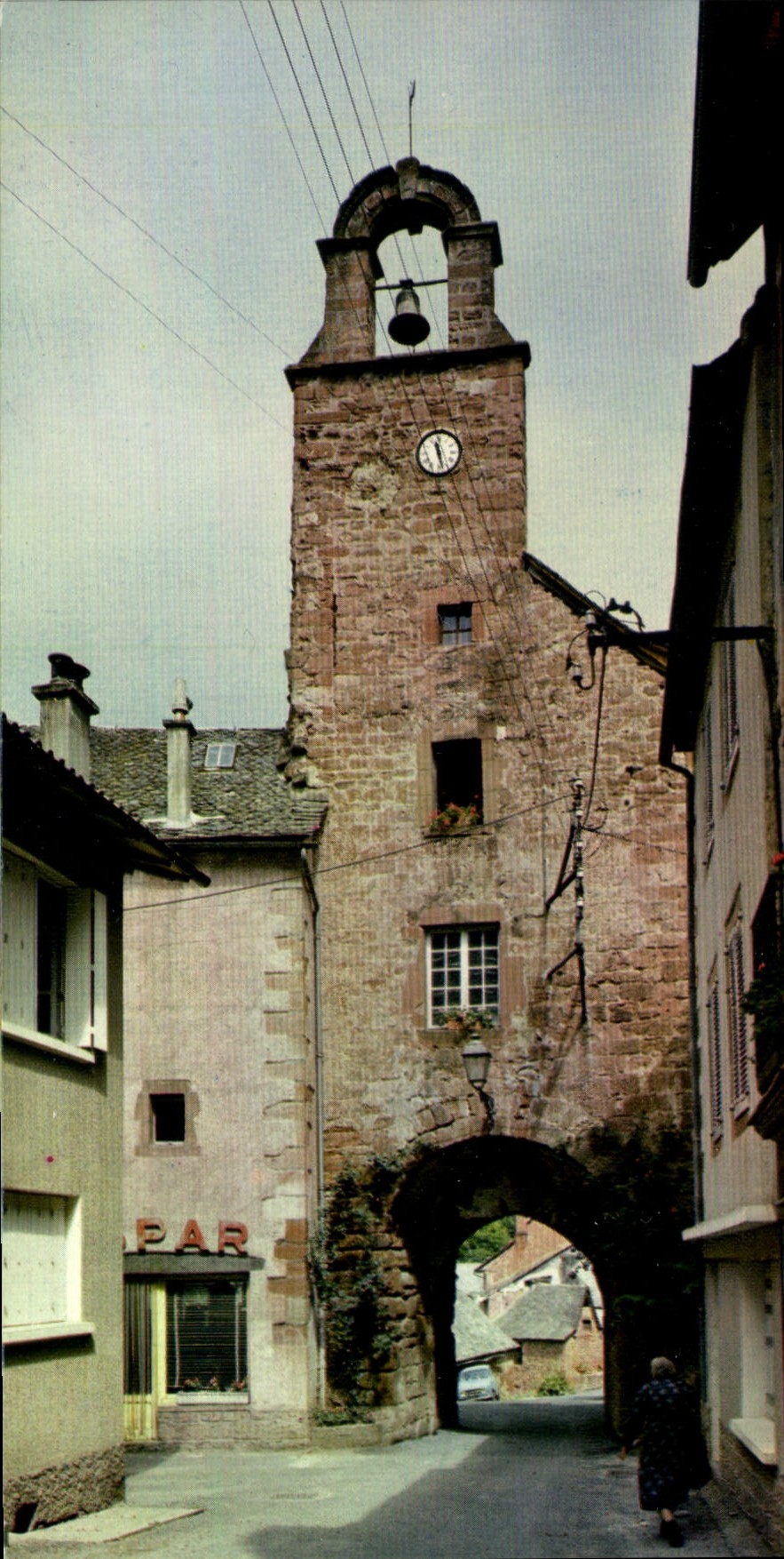 CPA Villecomtal Aveyron Tour de l'Horloge