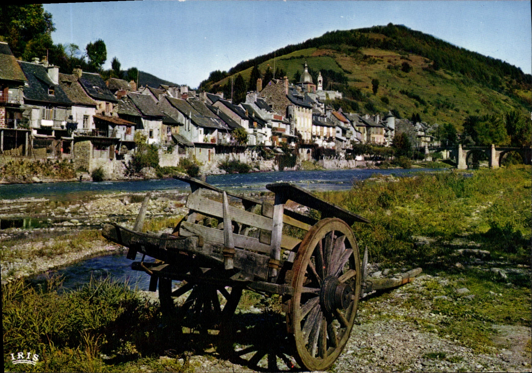 CPA Saint Geniez d'Olt Aveyron Coquette ville de la Vallee du Lot Batie aux pieds des Monts d'Aubrac