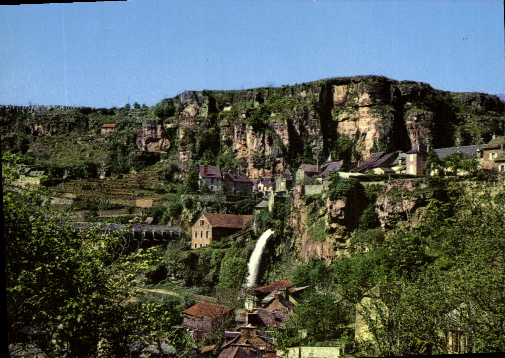 CPA Salles La Source Aveyron La Cascade et ses rochers
