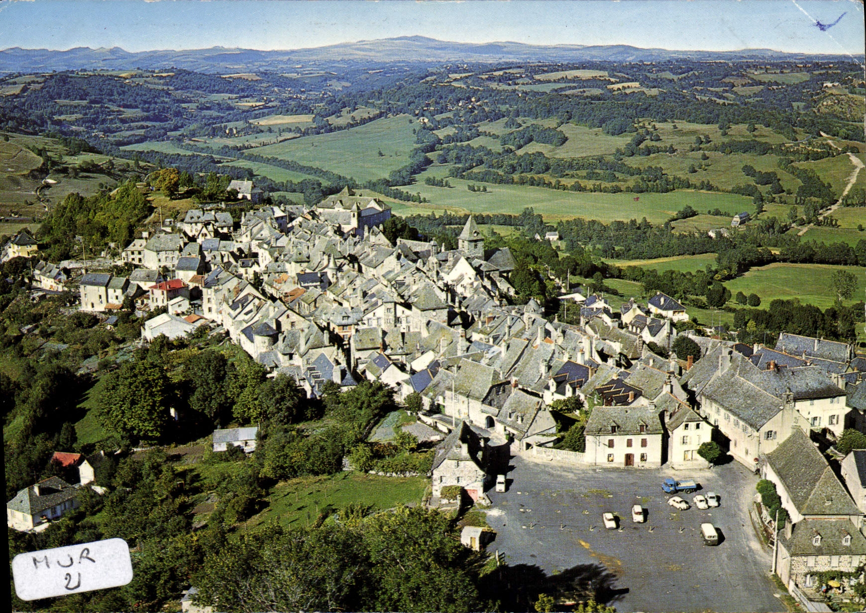 CPA Mur de Barrez Aveyron Vieille Cite fortifiee Vue generale aerienne