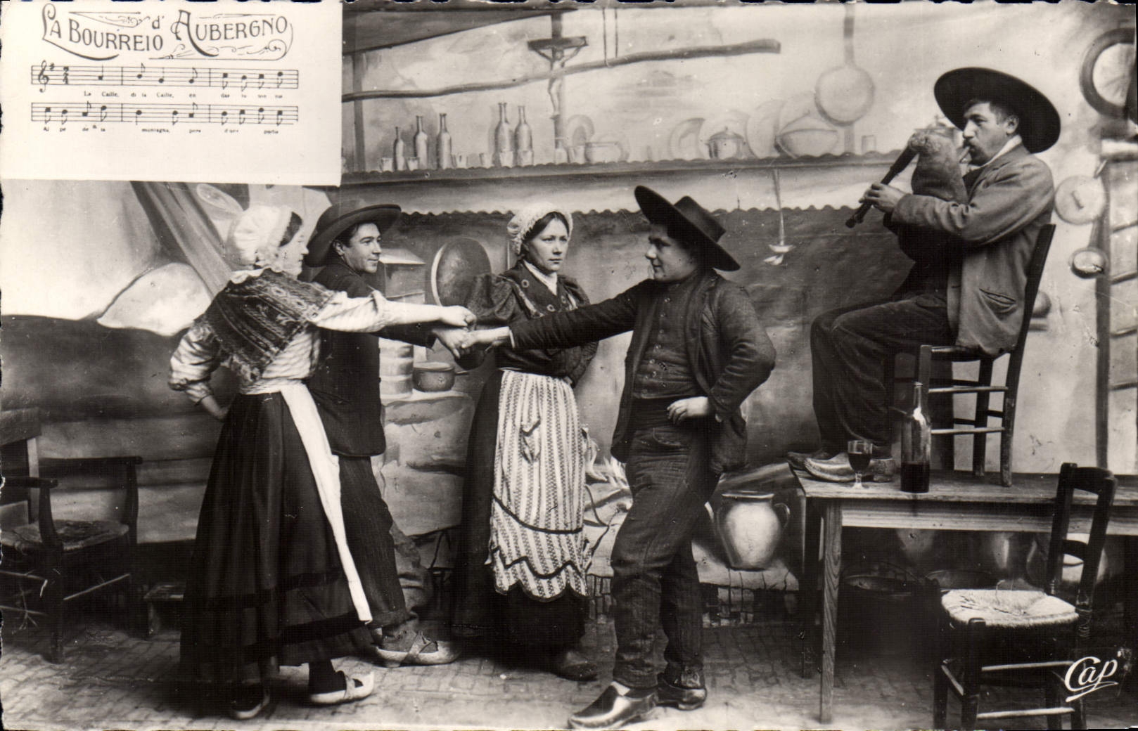 CPA Types d'Auvergne La Bourree