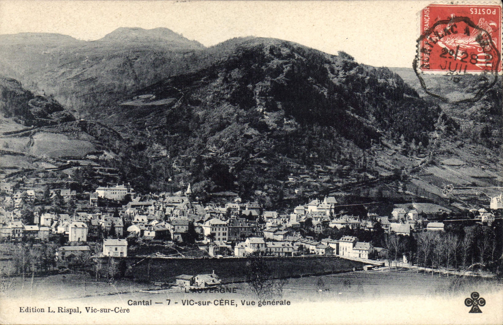 CPA Cantal Vic sur Cere Vue generale