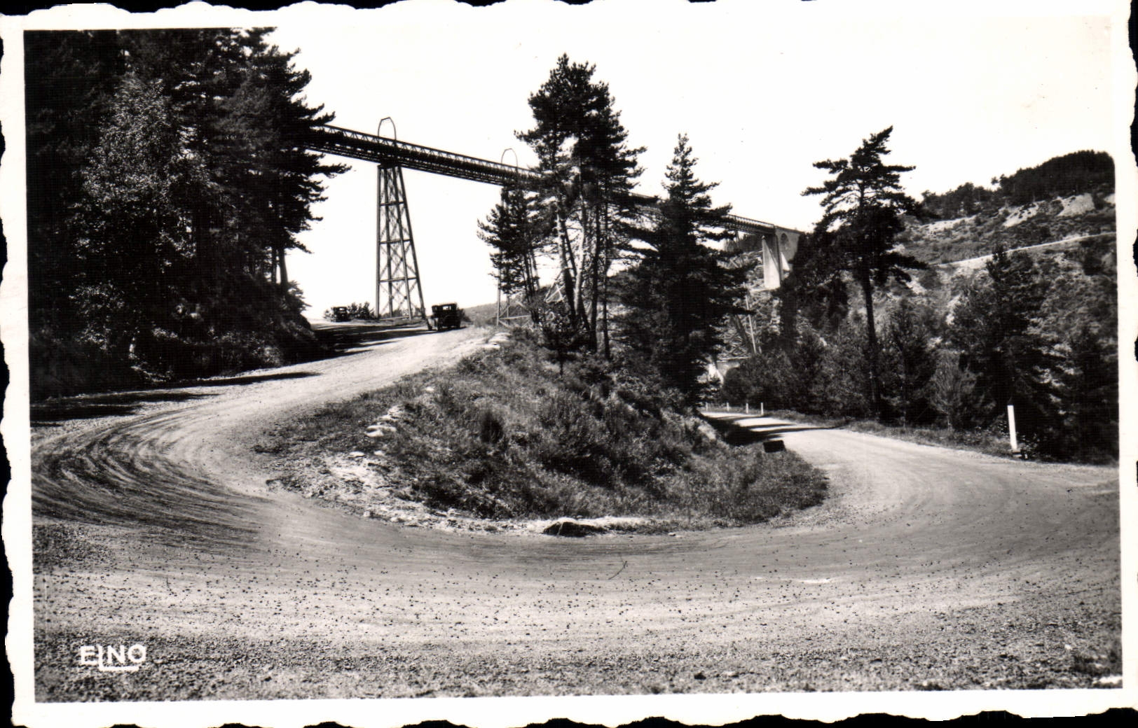 CPA Le Viaduc de Garabit Cantal Viaduc contruit par Eiffel pour la ligne Neussorgues Beziers 