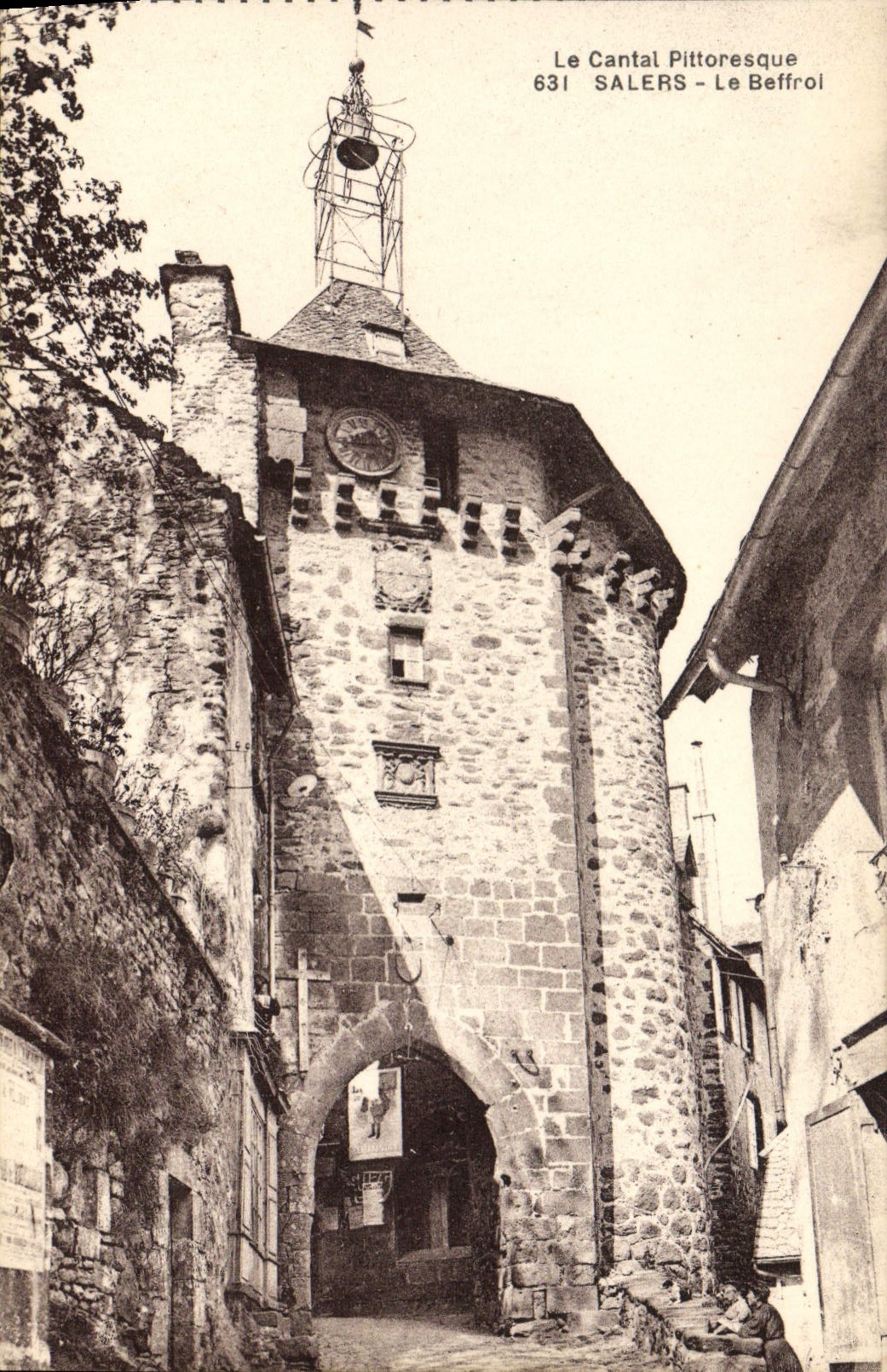 CPA Le Cantal Pittoresque Salers Le Beffroi 