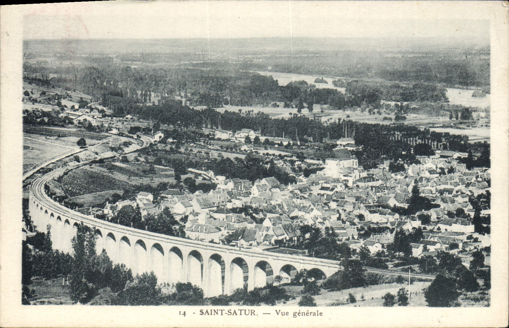 CPA SAINT-SATUR vue générale