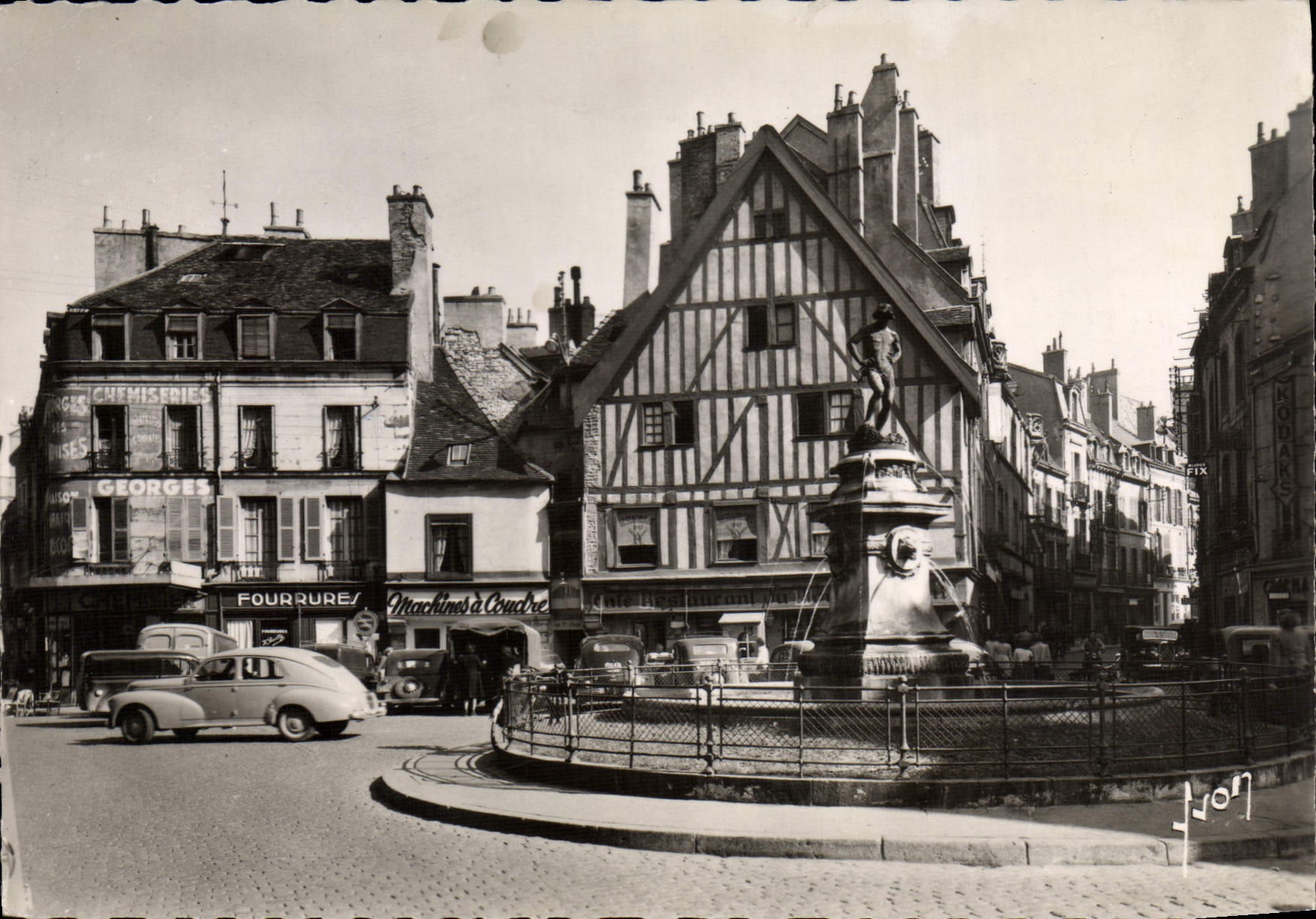 CPSM DIJON rue des Forges place Rude