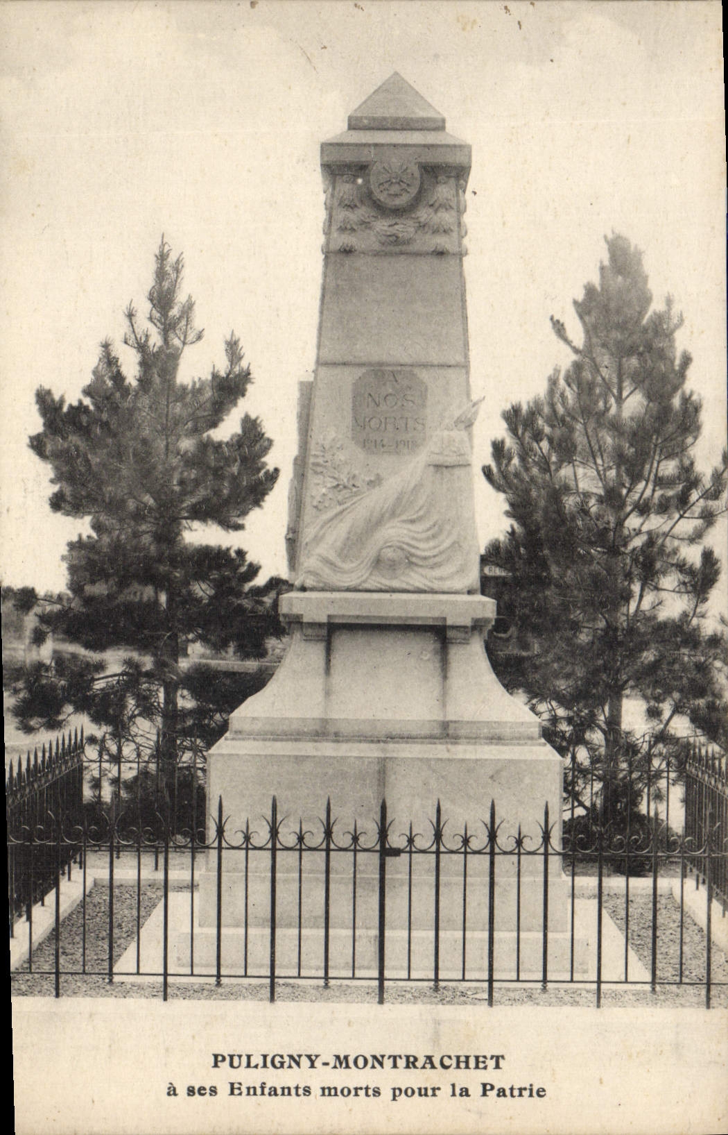 CPA PULIGNY-MONTRACHET monument