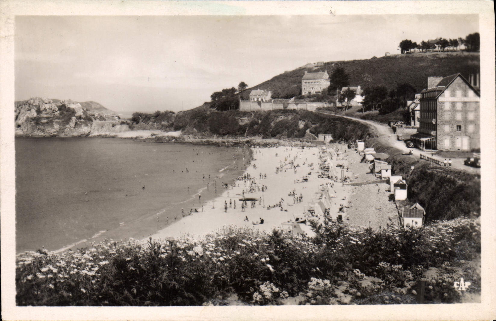 CPA PERROS-GUIRREC plage de Trestrignel