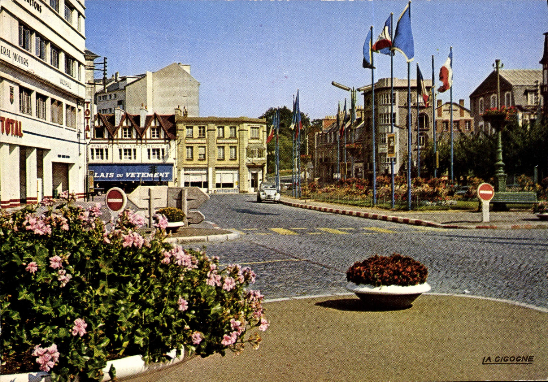 CPSM SAINT-BRIEUC place Duguesclin
