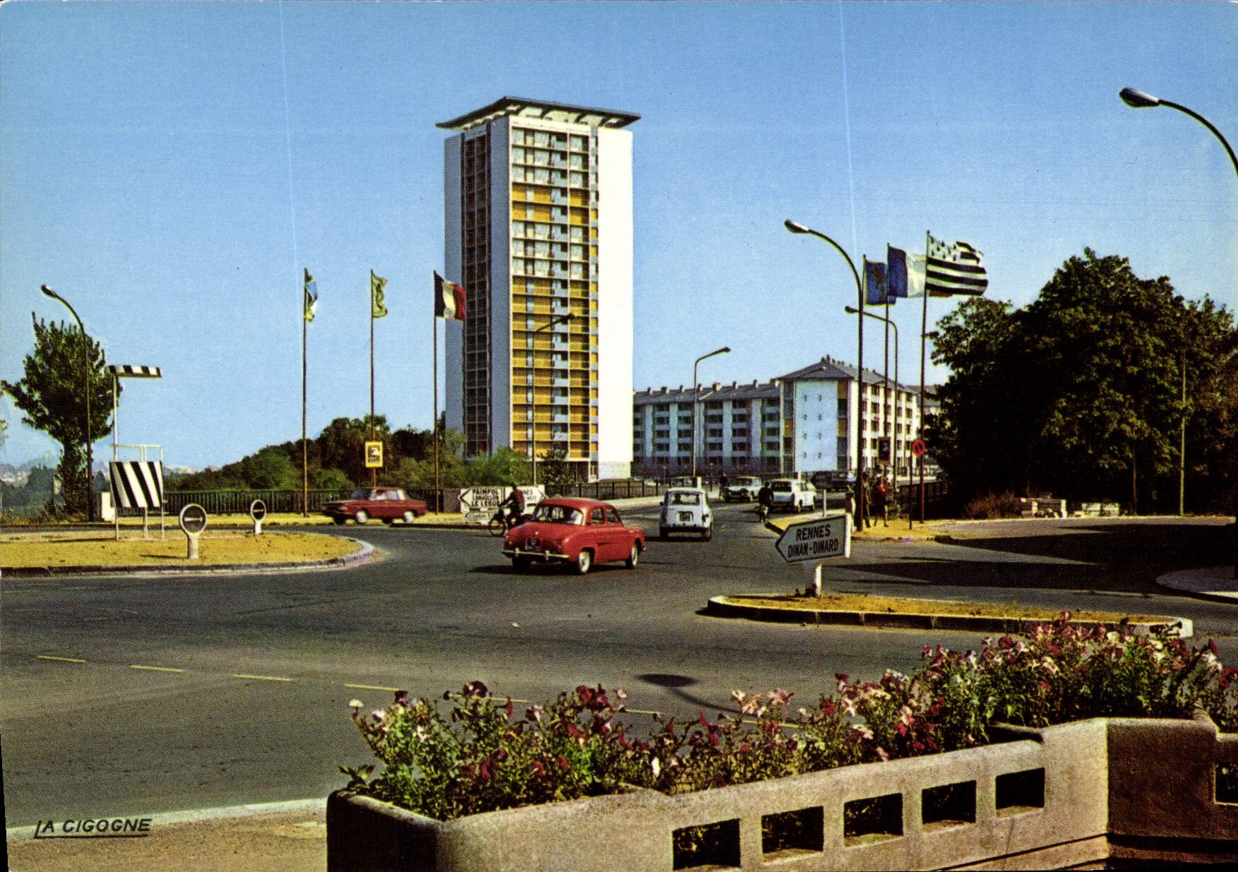 CPSM SAINT-BRIEUC rond-point du Pont d'Armor