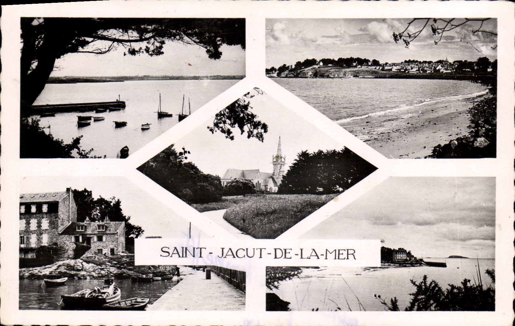 CPA SAINT-JACUT-DE-LA-MER église port plage