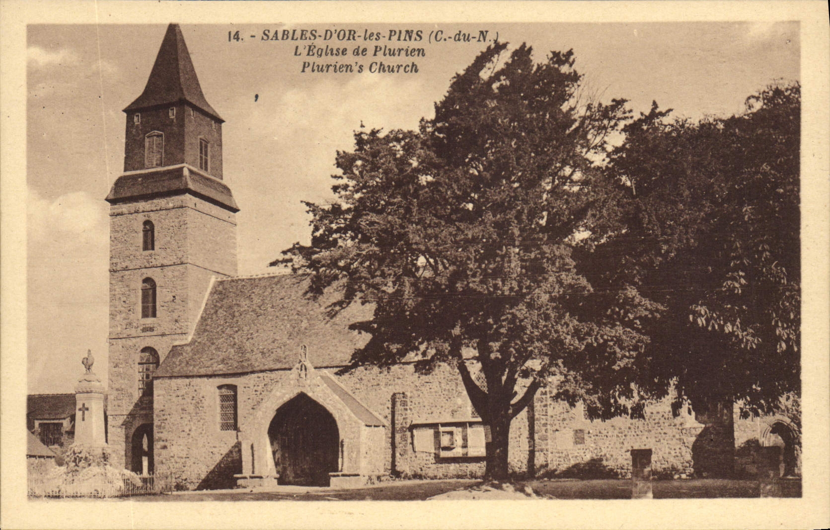 CPA SABLES-D'OR-les-PINS église de Plurien